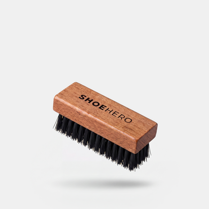 Hård rengöringsborste för skosulor i trä med nylonborst